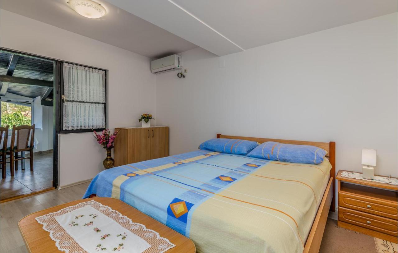 Amazing Apartment In Zupanje With Wifi ภายนอก รูปภาพ