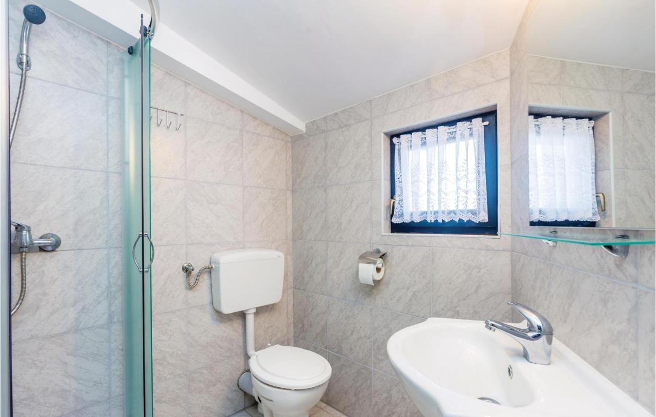 Amazing Apartment In Zupanje With Wifi ภายนอก รูปภาพ