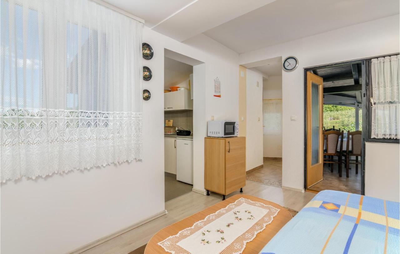 Amazing Apartment In Zupanje With Wifi ภายนอก รูปภาพ